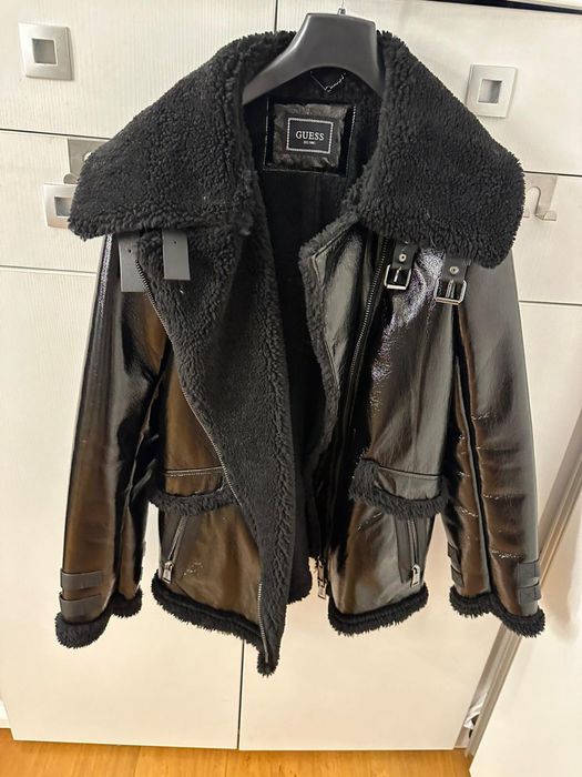 Vand cojoc GUESS