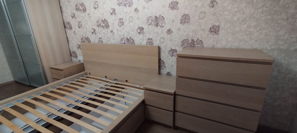 Кровать, +3 комода