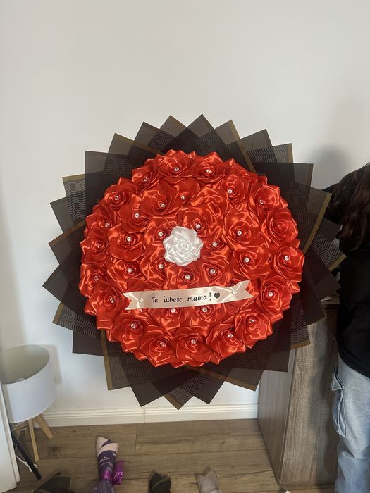 Buchet de trandafiri din satin.