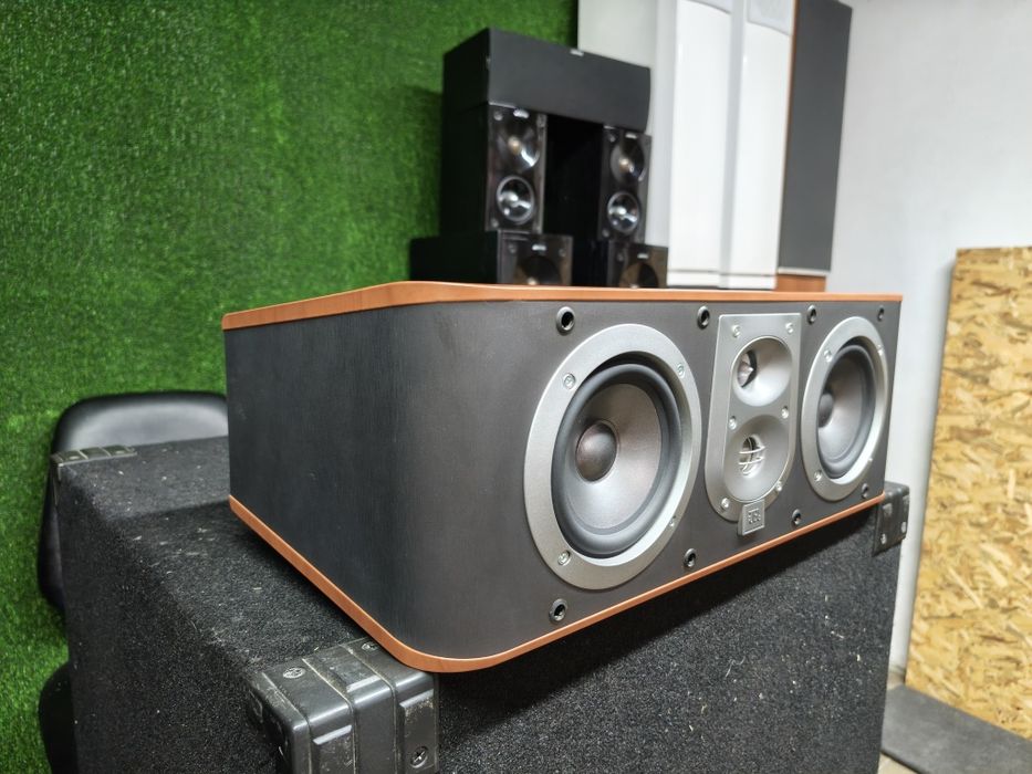 Център JBL ES-26C
