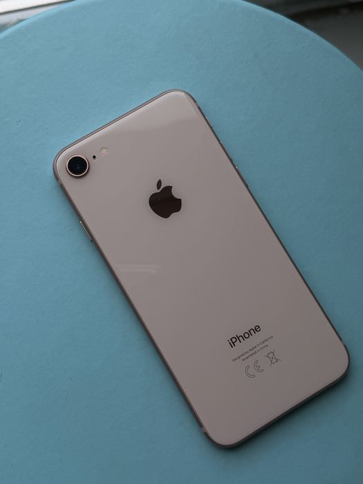 Продается iPhone 8