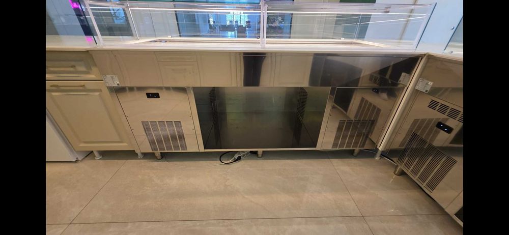 Ansamblu vitrine frigorifice pentru patiserie "CIAM" si accesorii