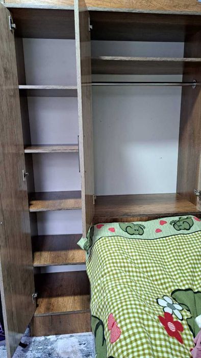 Продаю детскую кровать со шкафом