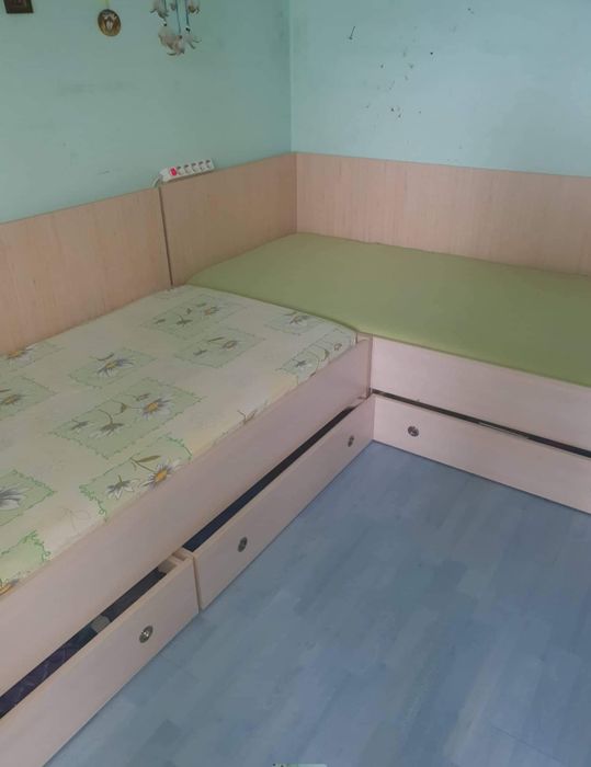 2 бр детски легла- заедно с матраците