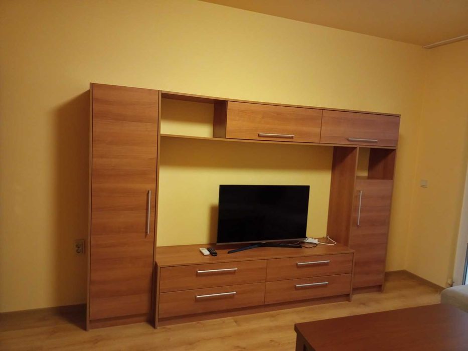 Тристаен апартамент под наем, Варна, Червен площад