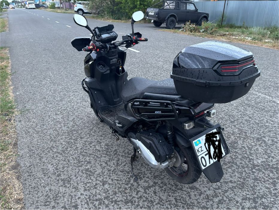 Продам скутер Танк на учете