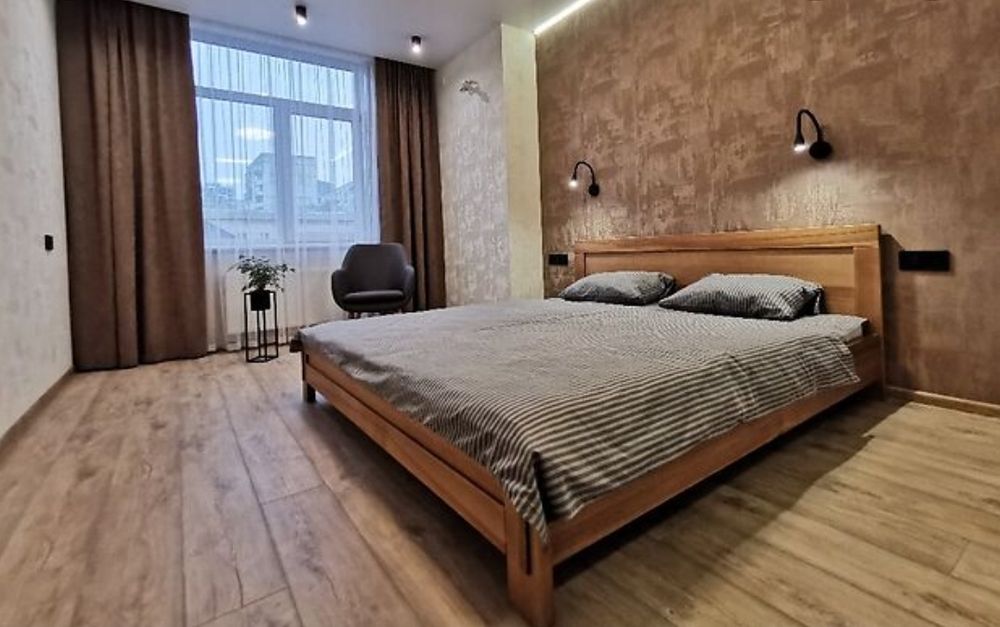 Сдам посуточно 3 комнатную квартиру правый берег