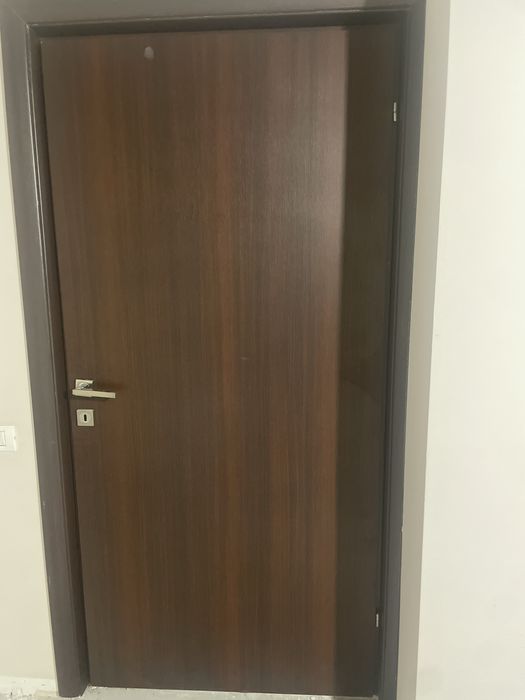 Usi wenghe cu toc si broasca