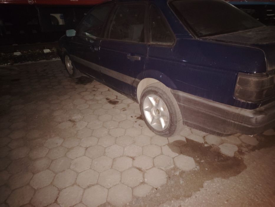 Продам машину марки пассат б3