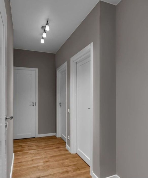 Поклейке обоев, покраска стен и потолков