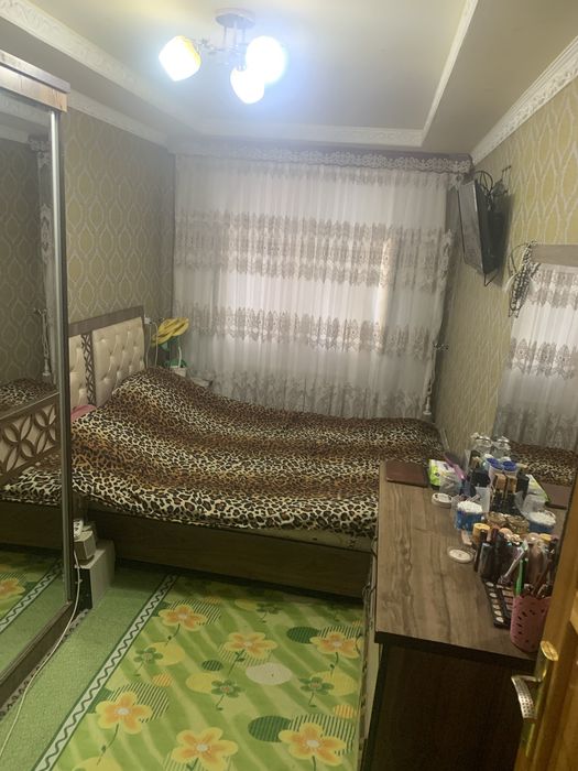 Uy sotiladi 2 xonali 3 xona qilingan Qo’shimchalari bor