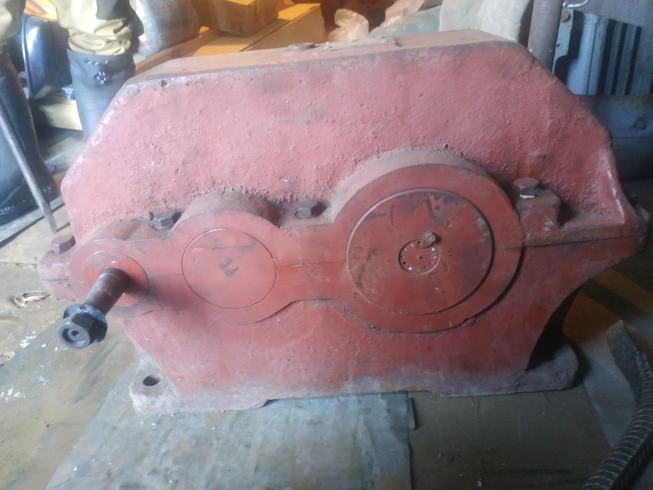 Редуктор Ц2У 200