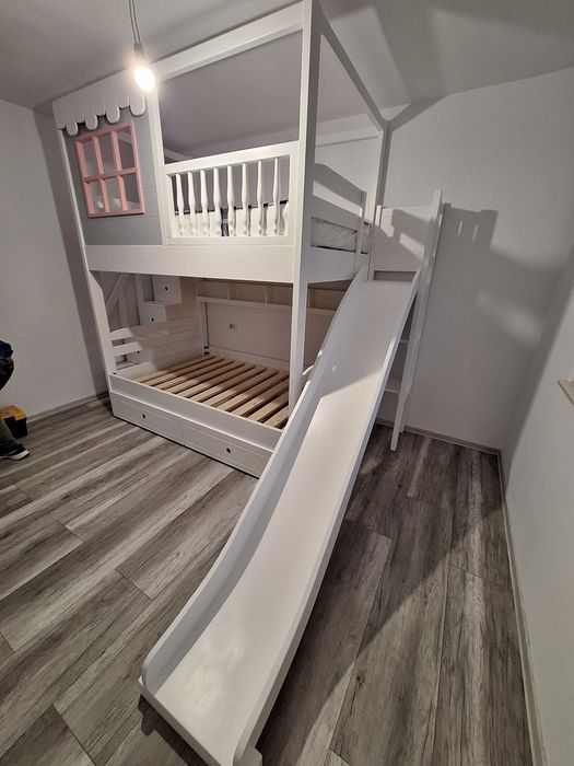 TRANSPORT GRATUIT.Pat etajat din lemn masiv.Cod 4006