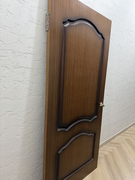 Продаю двери межкомнатные