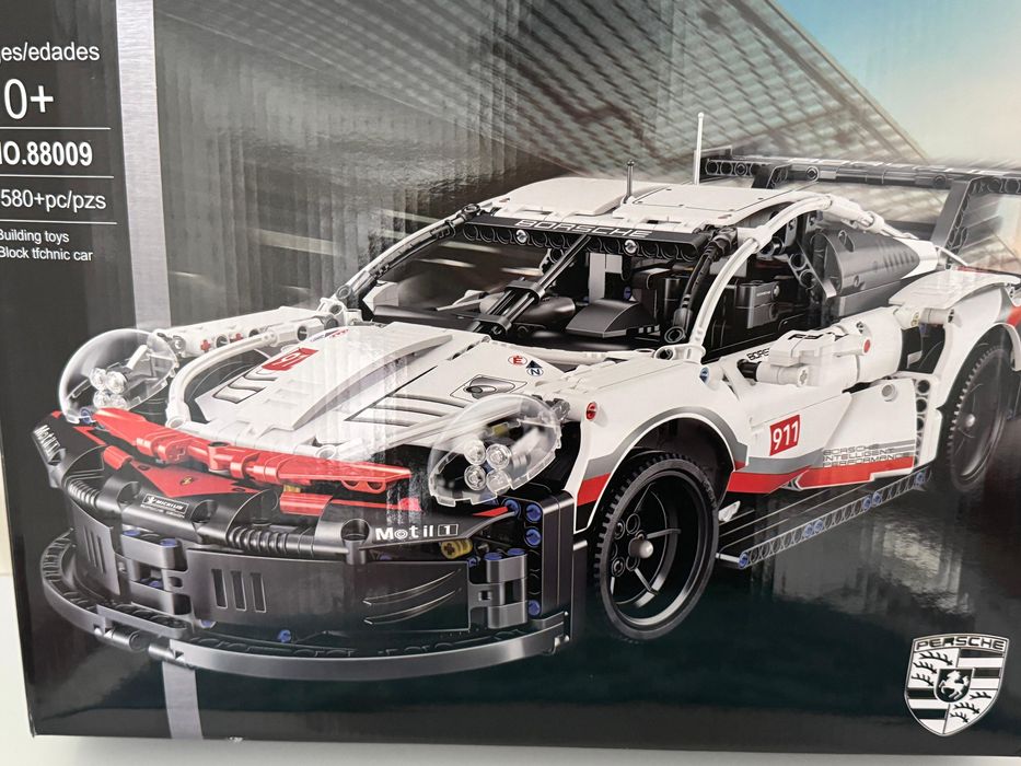 Продам лего Porsche1 1580деталь