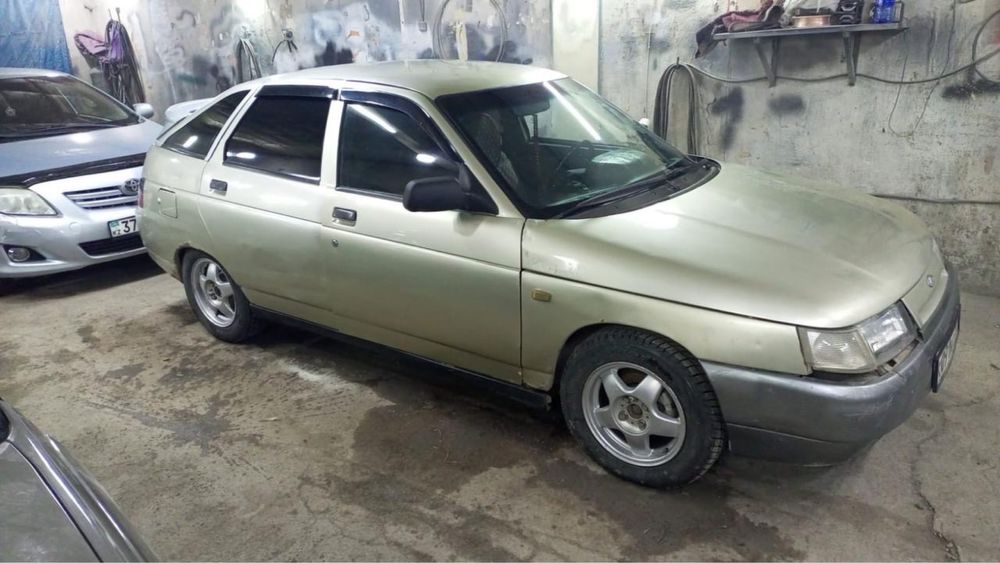 Автомобиль марки Лада Ваз 2112