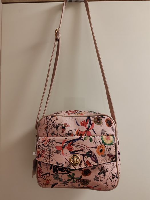 Дамска малка чанта и подарък