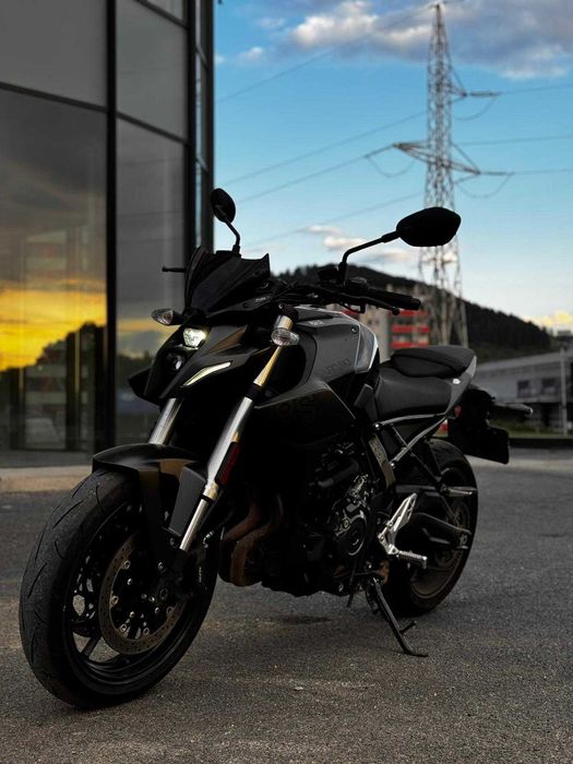 Suzuki GSX-8S (GSX 800)