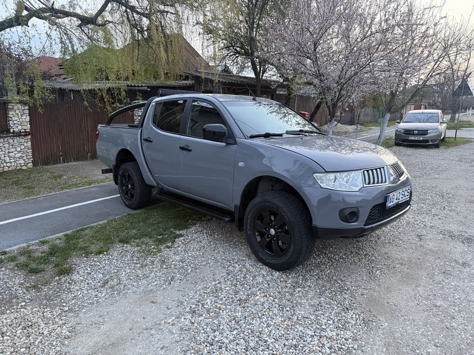 Mitsubishi L200 Navigatie blocant spate