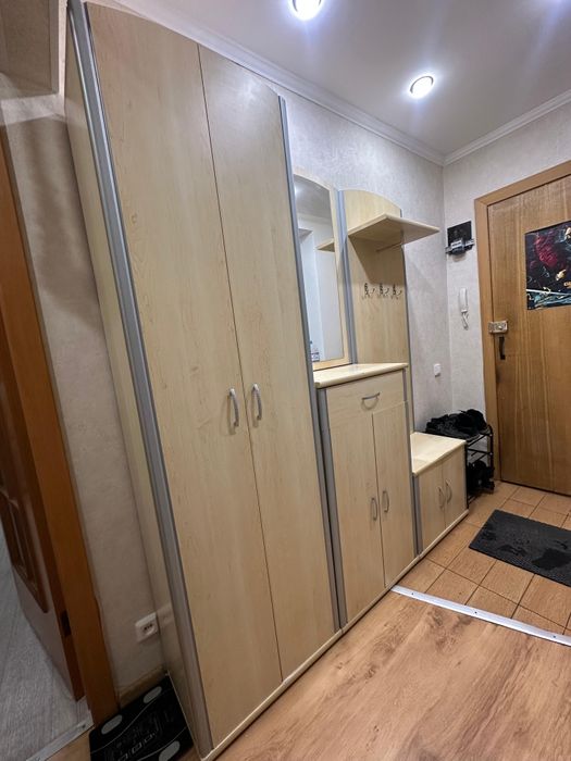 Продам прихожую бу