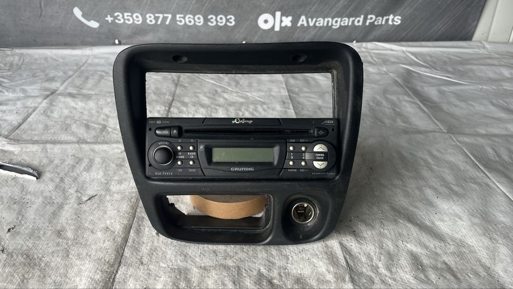 Панел и радио Grundig Suzuki Ignis