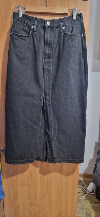 Fusta blugi, neagra, stare foarte buna