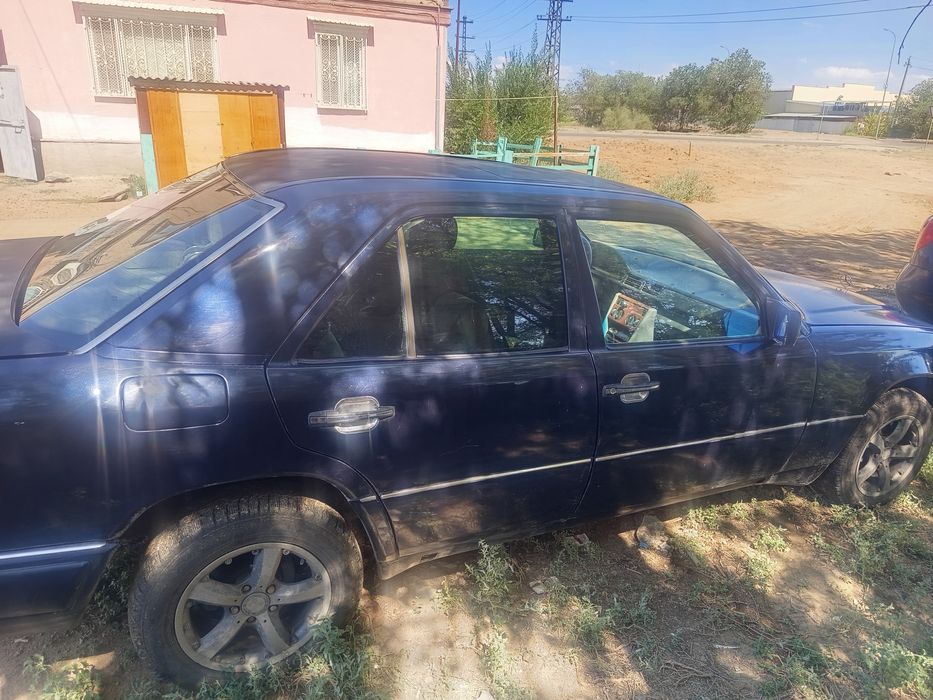 Продам машину Мерседес 200е