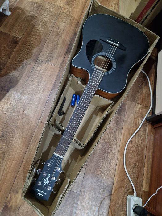 Электроакустическая гитара продаю