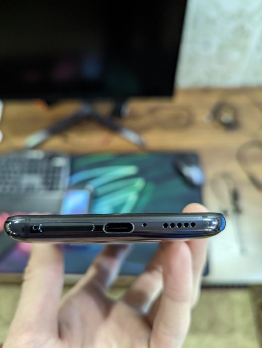 Продам Xiaomi MI 9T 6/128 Carbon Black