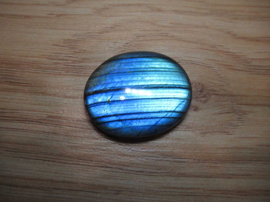 Естествени Сапфири и Сини Лабрадорити,Кианити