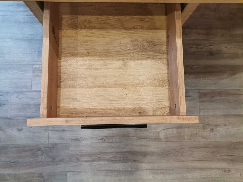 Дървено бюро за ученик