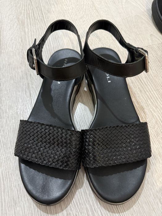 sandale de piele noi