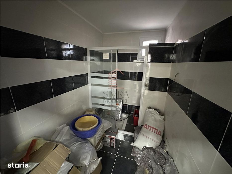 Casa 5 camere parter + etaj, teren de 1000  mq  Livada