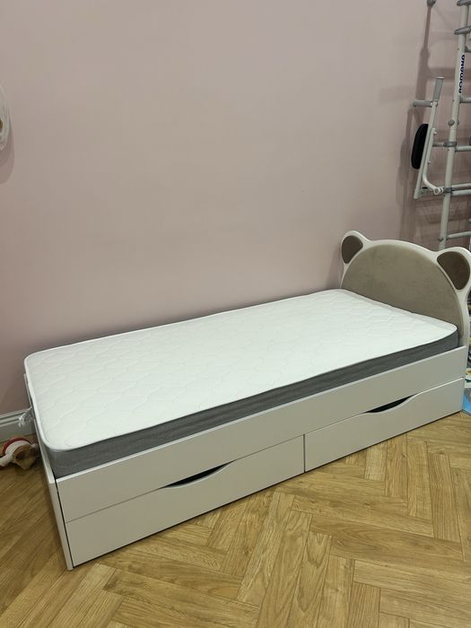 Детская кровать с матрасом 200x90