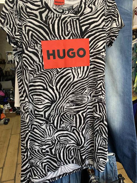 Рокля hugo boss..