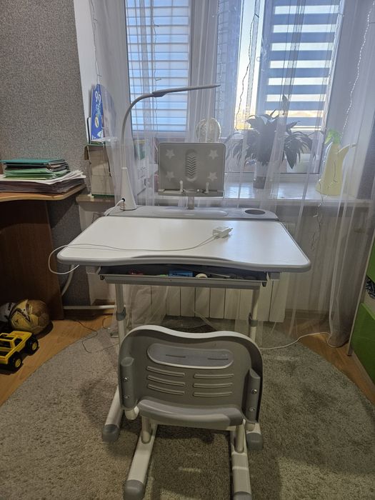 Продам детский столик
