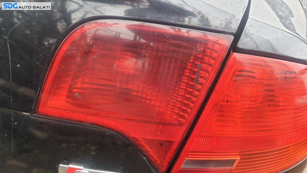 Stop Lampa Tripla Dreapta de pe Capota Portbagaj Audi A4 B7 Berlina Sedan 2005 - 2008 [C1930]