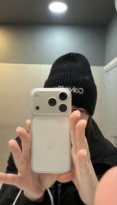 продам телефон 17 про 256 новый, торг!!