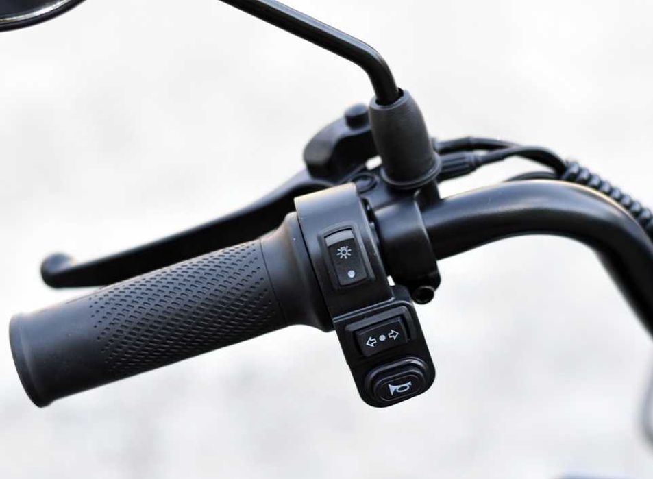 Двуместна електрическа триколка MaxMotors Pudding 1800W-48V-20Ah-RED