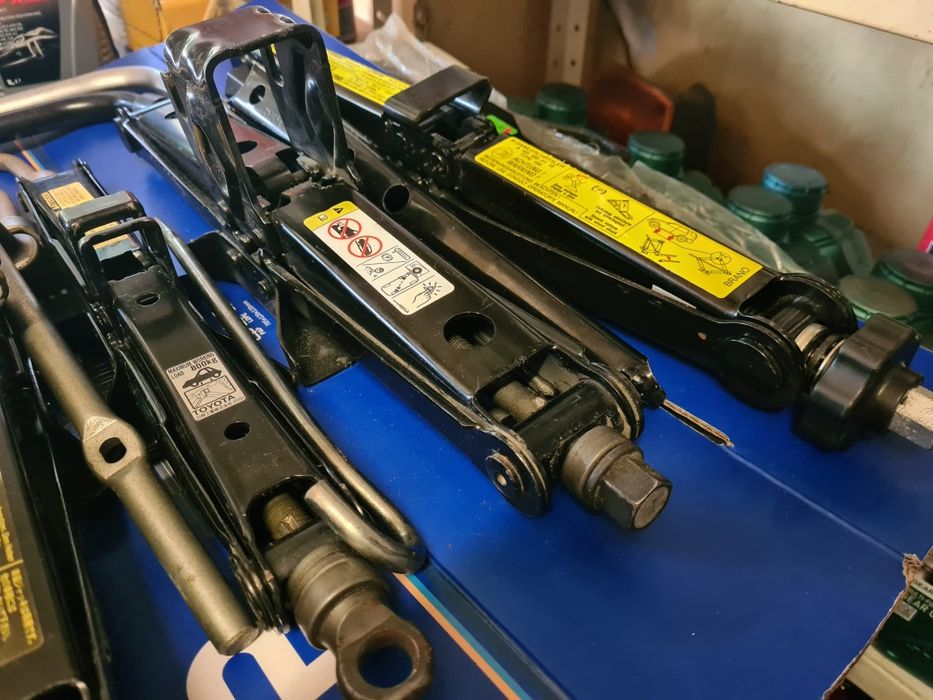 ОРИГИНАЛНИ крикове крик mercedes Ml Gl S джипове джип