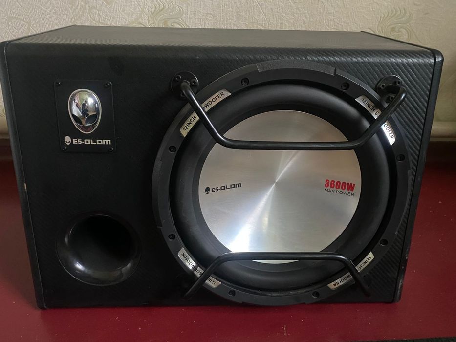 Сабуфер на авто.