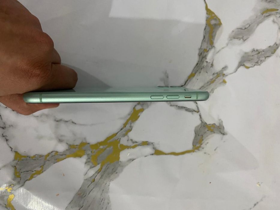 Продам айфон 11 саудасы бар