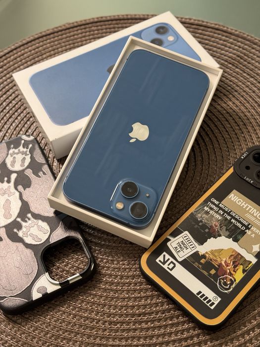 iPhone 13 Blue 128 GB 89% ca si nou insotit de cutie si 2 huse