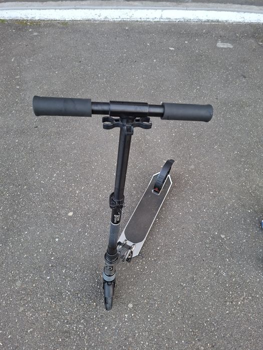 Vand trotineta pentru copii