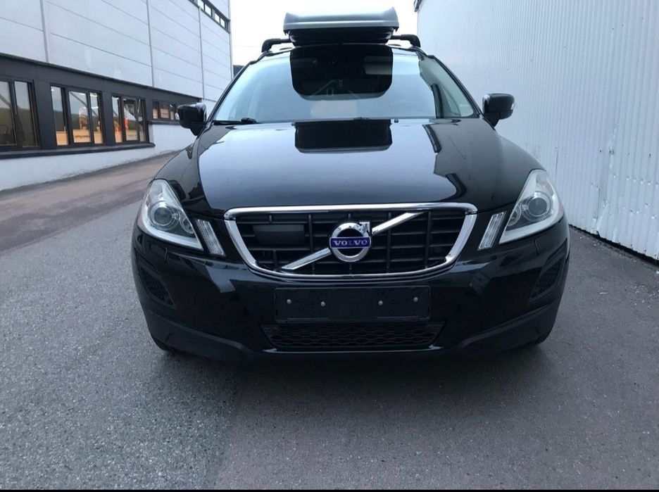 Volvo XC 60  автомат, дизель ,4 wd