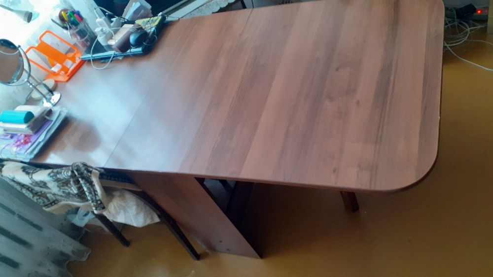 Стол книжка беушная