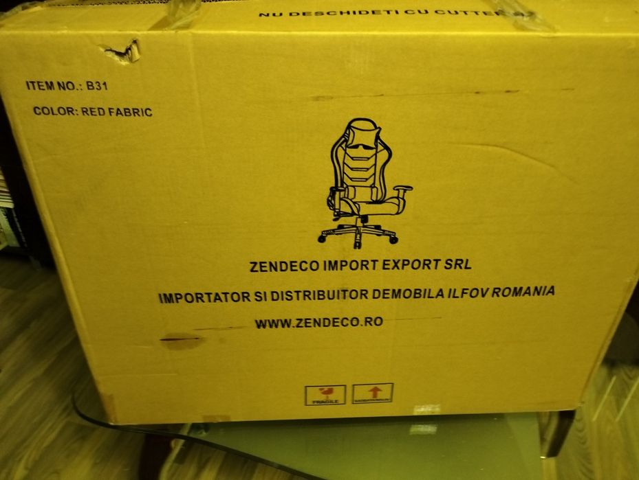 Scaun gamer in cutie