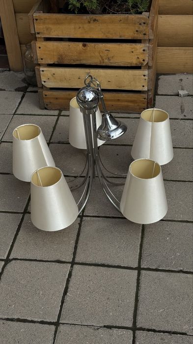 Продам люстру в спальню