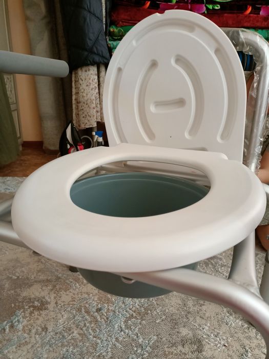 Продается кресло туалет для взрослых. Орындық туалет үлкендерге сатыла