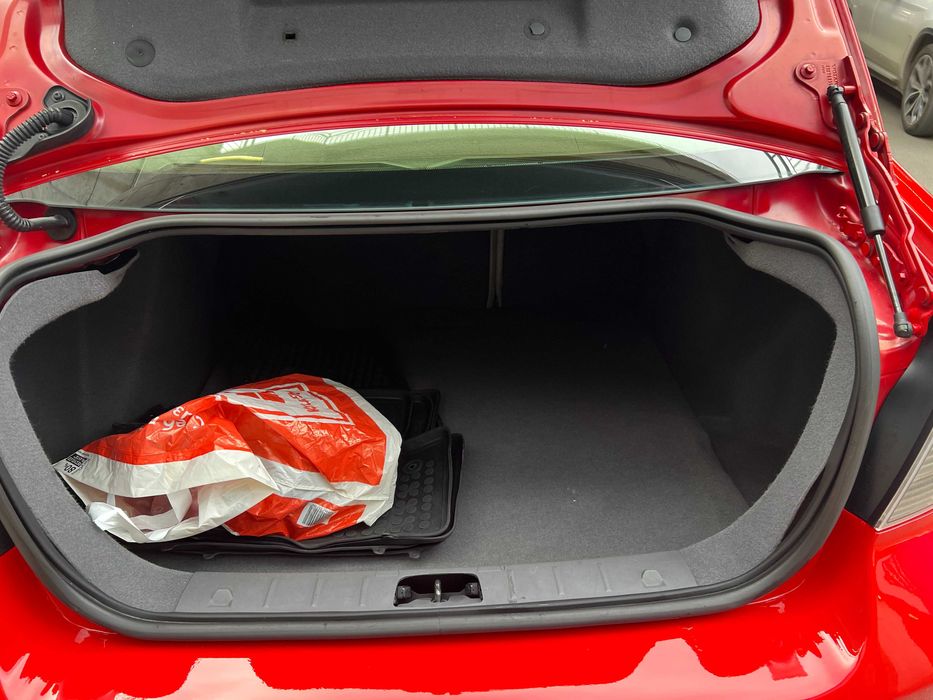 ВОЛВО С 40 2.0 136КС